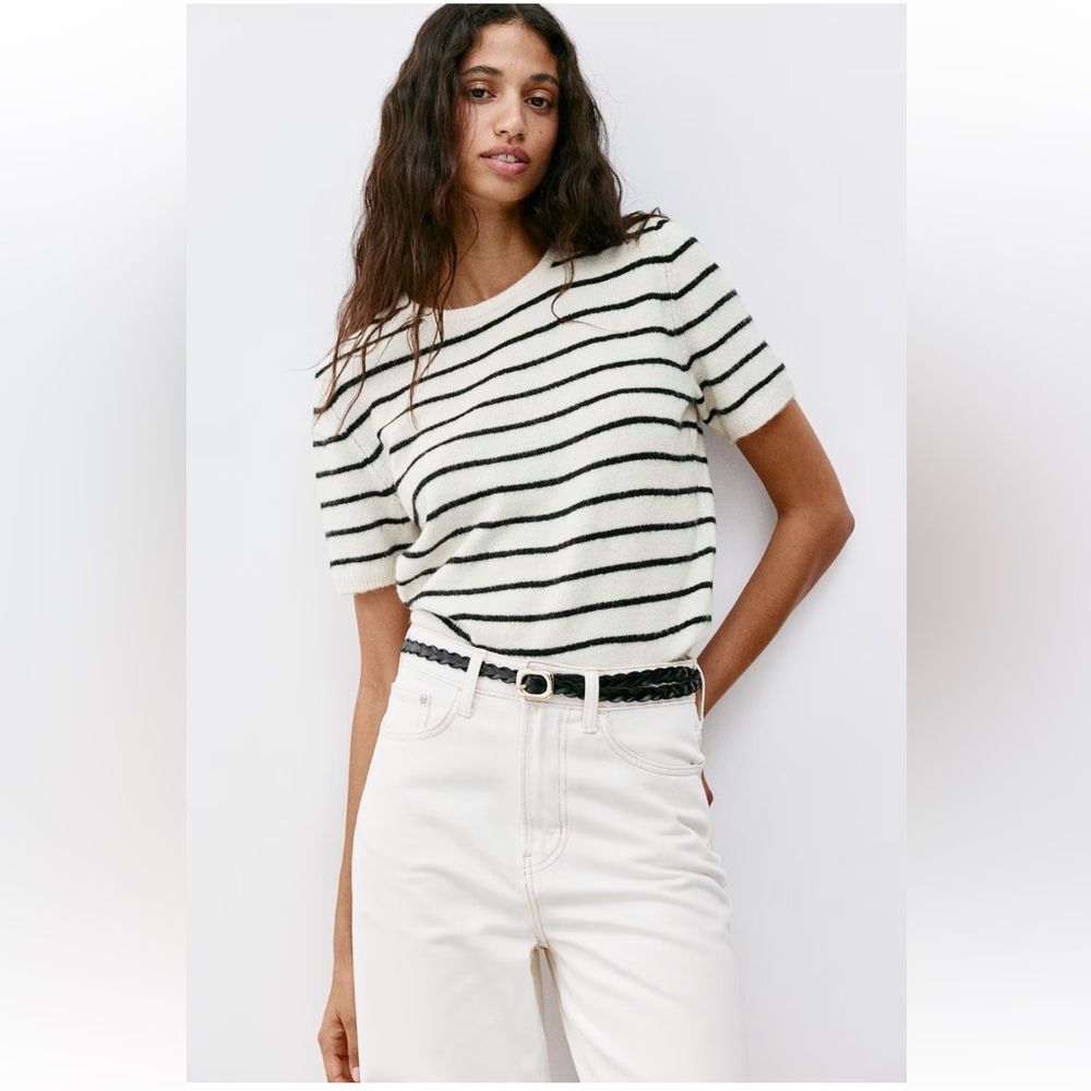 H&M Cream Striped Sweater – Women’s Medium Short Sleeve Chic Knit - Picture 2 of 5